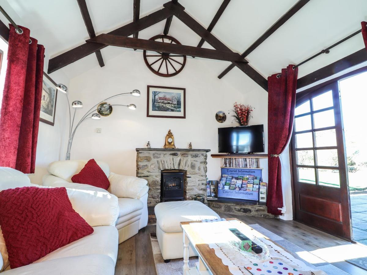 Y Stabl Villa Fishguard Exteriör bild