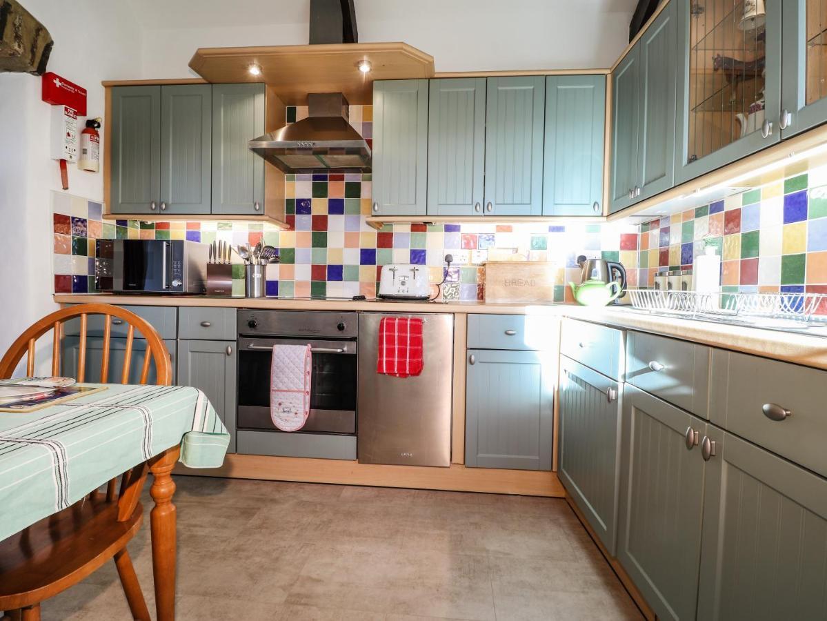 Y Stabl Villa Fishguard Exteriör bild