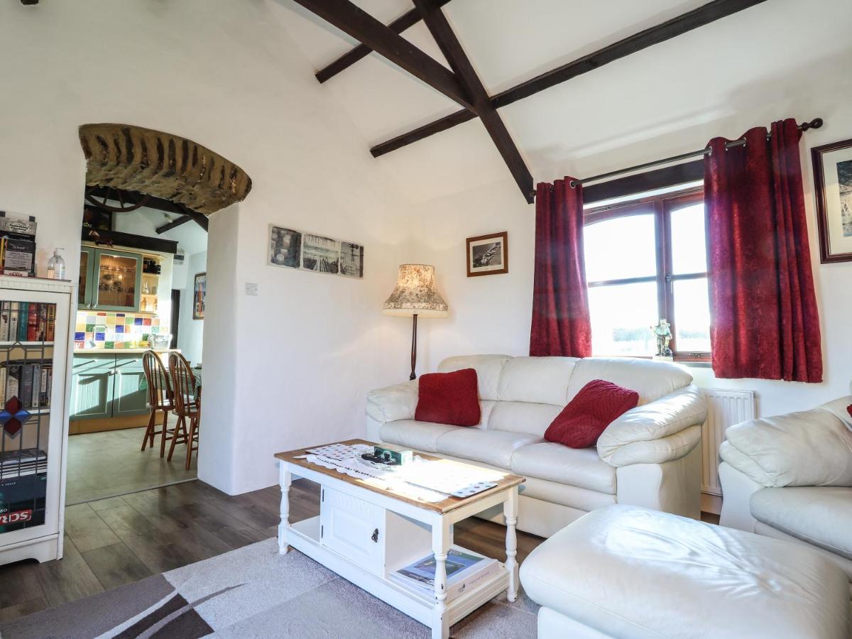 Y Stabl Villa Fishguard Exteriör bild