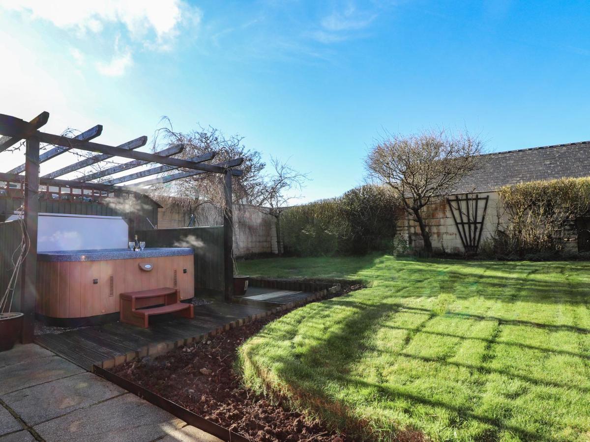 Y Stabl Villa Fishguard Exteriör bild
